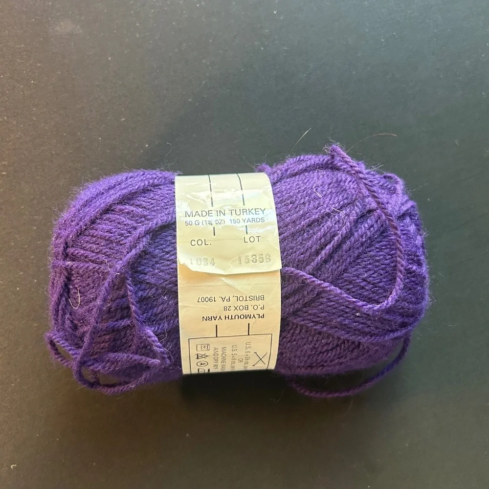 Plymoth Encore Purple 75% acrylic 25% wool 50 g 150 yd color #1034 skein‎